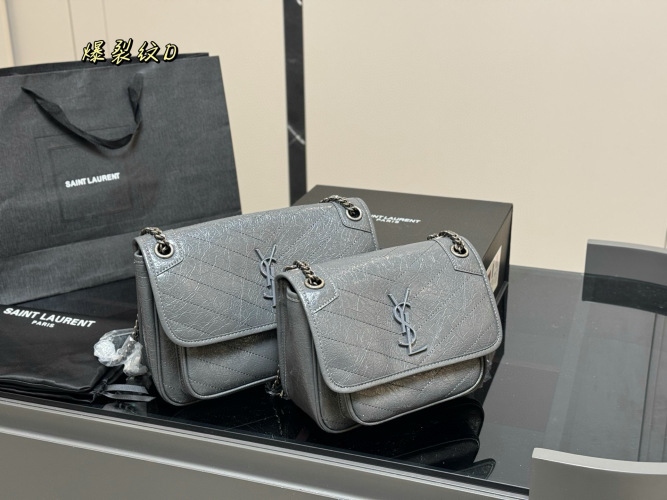 Saint Laurent Niki Baby YSL Chain Bag in Grey Leather, 24/28cm 1 Saint Laurent Niki Baby YSL Chain Bag in Grey Leather, 24/28cm