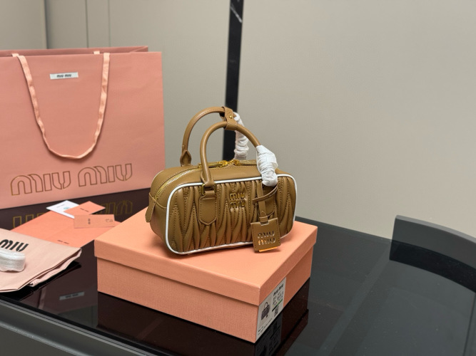 Miu Miu Bowling Bag, New Size, Top Handle, Crossbody, Shoulder Bag, 23*12cm 1 Miu Miu Bowling Bag, New Size, Top Handle, Crossbody, Shoulder Bag, 23*12cm