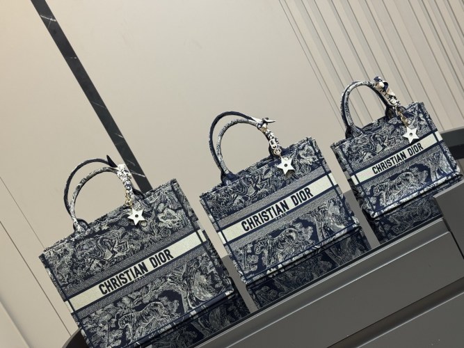 Dior Book Tote Bag, Jacquard Canvas, Large Capacity Shopping Bag 1 Dior Book Tote Bag, Jacquard Canvas, Large Capacity Shopping Bag
