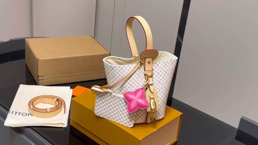 Louis Vuitton White Monogram Empreinte Leather Petit Sac Plat 1 Louis Vuitton White Monogram Empreinte Leather Petit Sac Plat