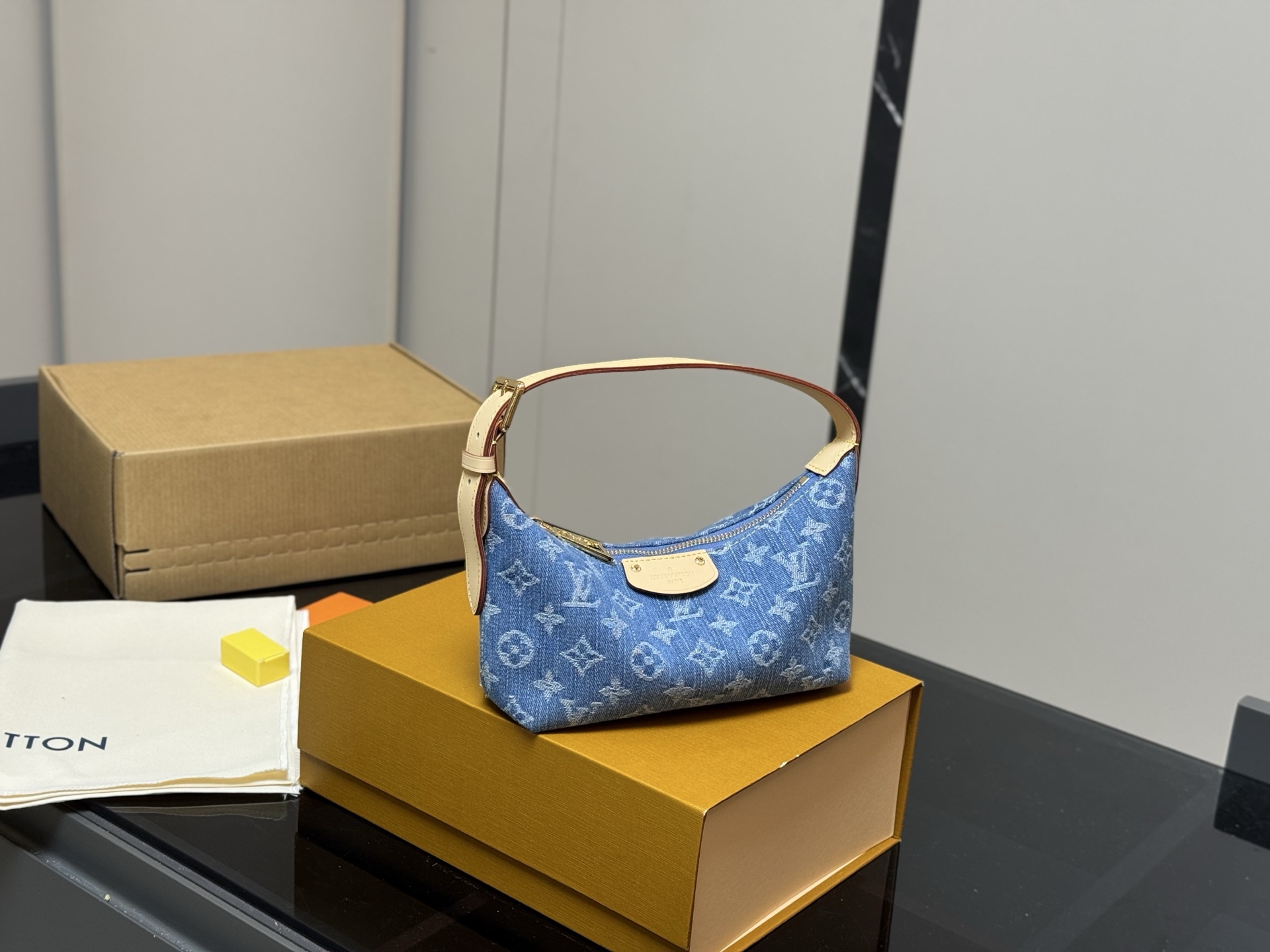 Louis Vuitton Denim Lunch Box Bag, Trendy Retro Style, Perfect Size: 20*11cm