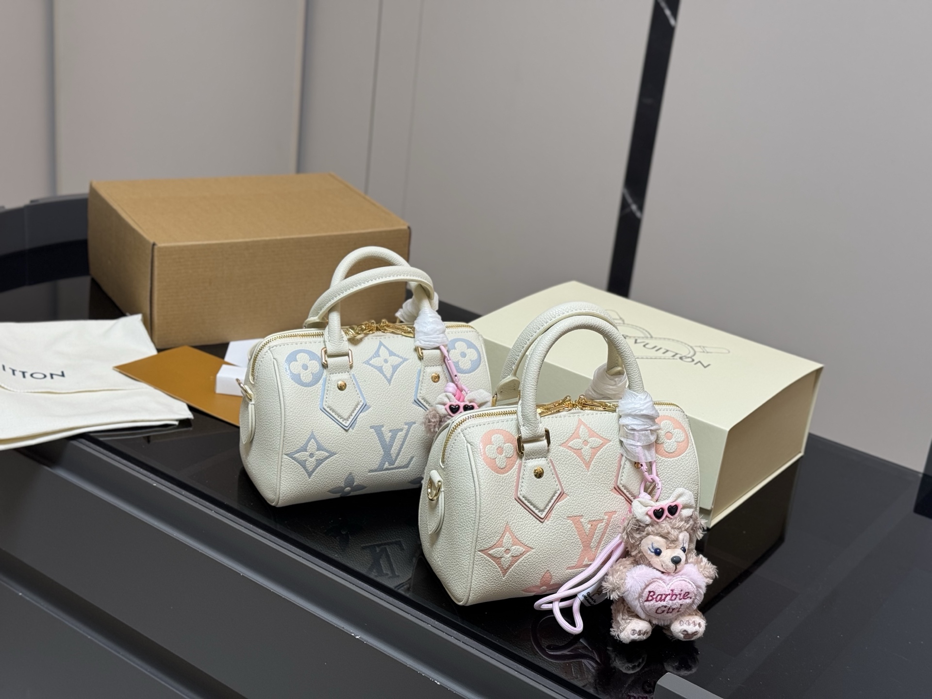 Louis Vuitton Speedy 20: Stylish Pillow Bag, 21cm Designer Handbag