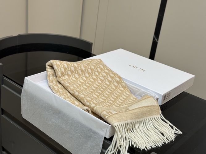 Dior Oblique Cashmere Scarf, 200*40cm, Warm and Luxurious 1 Dior Oblique Cashmere Scarf, 200*40cm, Warm and Luxurious