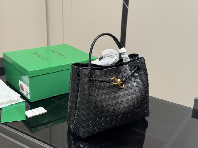 Bottega Veneta Woven Leather Shopping Bag, Spacious and Stylish 1 Bottega Veneta Woven Leather Shopping Bag, Spacious and Stylish