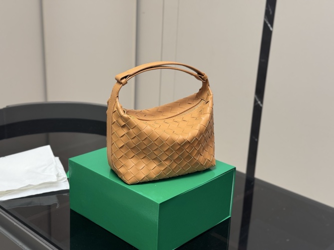 Bottega Veneta Mini Jodie Bag, Lightweight and Comfortable Nappa Leather