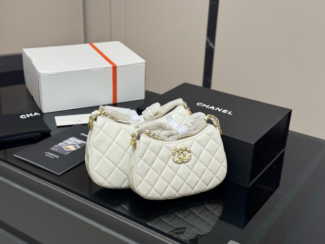 Chanel White Leather Hobo Bag with Chain Strap, Classic Design 1 Chanel White Leather Hobo Bag with Chain Strap, Classic Design