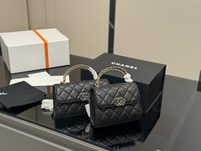 Chanel 23P Kelly Bag: Luxurious Leather Handbag with Classic Design 1 Chanel 23P Kelly Bag: Luxurious Leather Handbag with Classic Design