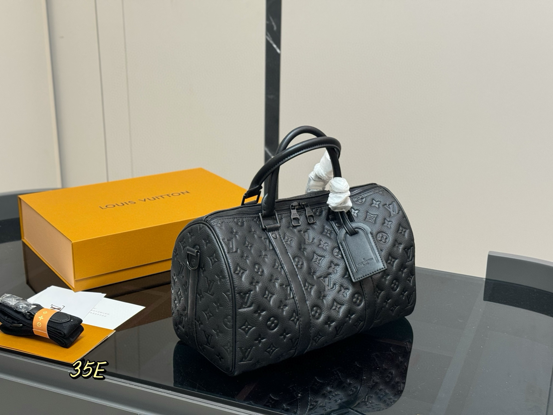 配盒 尺寸:35*22cm LV kee💰all 新品枕头包 原版配牛皮 简直长在我的心头. 男女同款 男盆友的新包