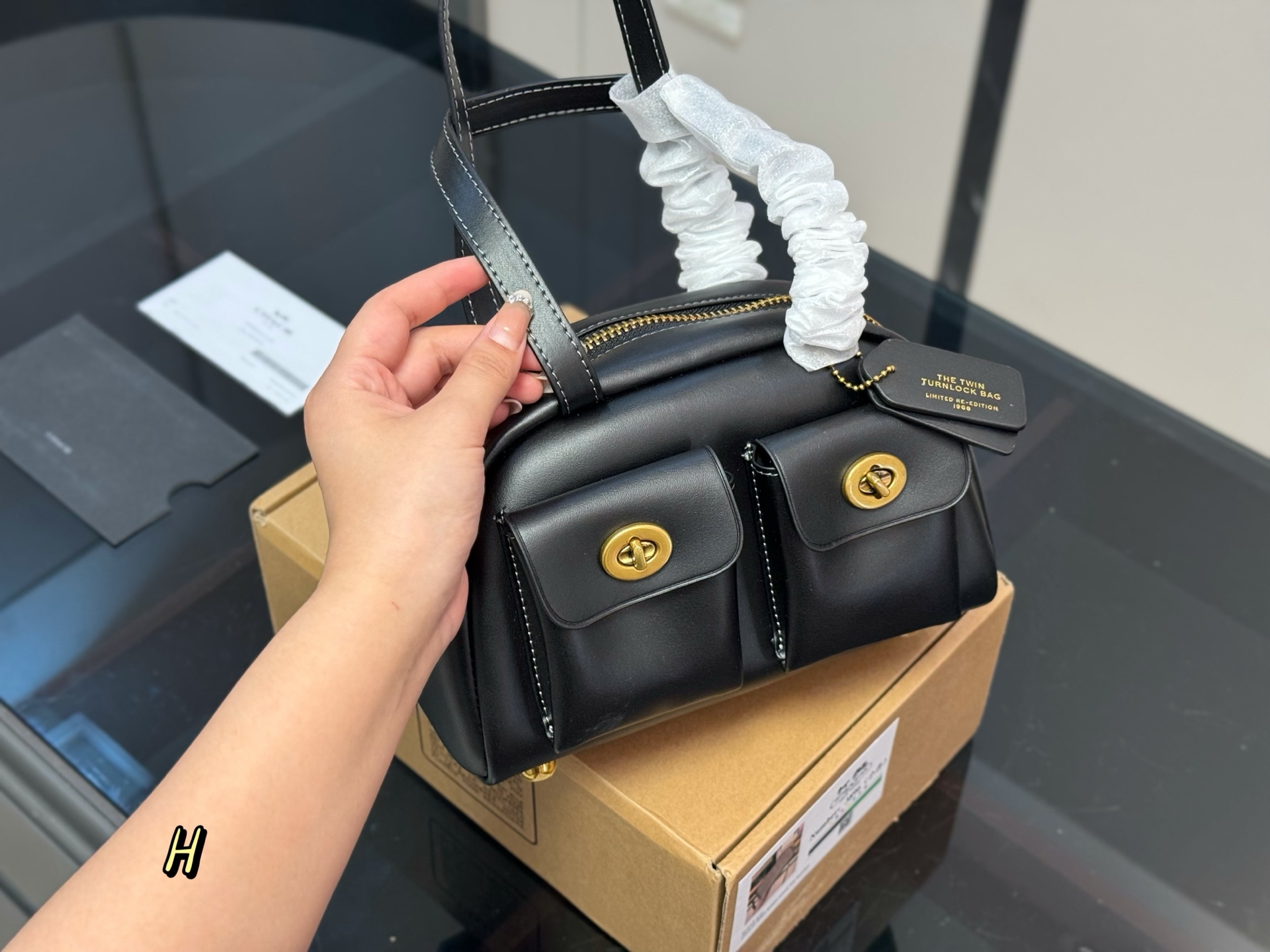 Con caja Coach Twin Turnlock bolso, ¡qué clásico! Serie Coach Originals, que incluye una variedad de bolsos de estilo r…