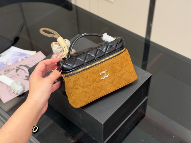 Chanel Bi-Color Suede Box Bag: Compact, Chic, and Versatile for Every Occasion 1 Chanel Bi-Color Suede Box Bag: Compact, Chic, and Versatile for Every Occasion