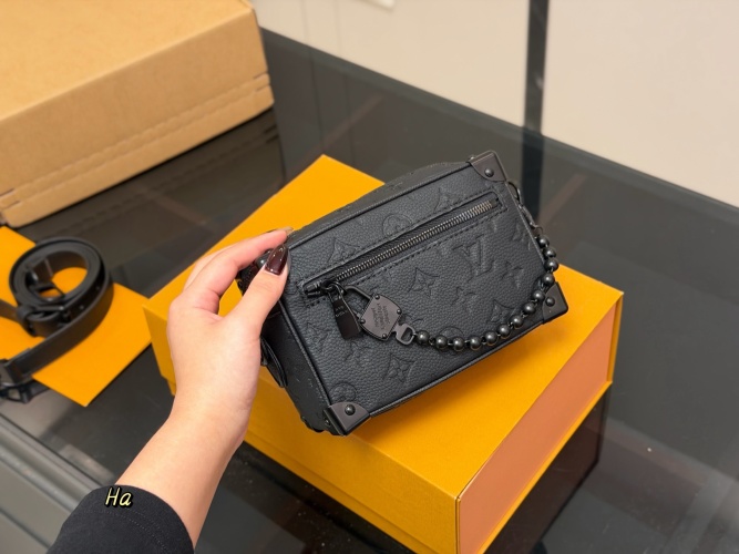 Louis Vuitton Mini Soft Trunk Box Bag Black Leather, 18x13x8 cm 7 Louis Vuitton Mini Soft Trunk Box Bag Black Leather, 18x13x8 cm