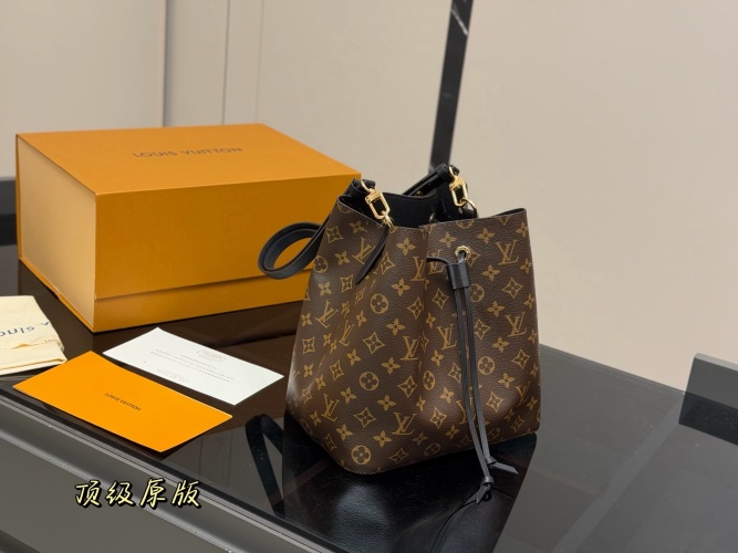 Louis Vuitton Néonoé Bucket Bag Monogram Canvas, 26cm 1 Louis Vuitton Néonoé Bucket Bag Monogram Canvas, 26cm