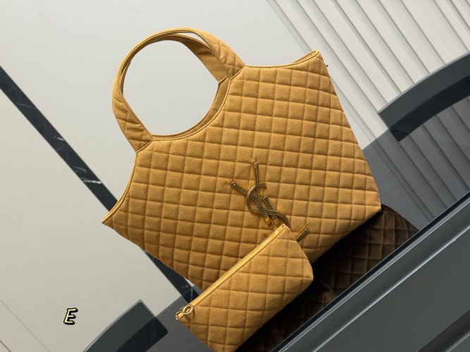 Yves Saint Laurent Gabv Quilted Tote Bag, 38*35cm, Luxurious Design 1 Yves Saint Laurent Gabv Quilted Tote Bag, 38*35cm, Luxurious Design
