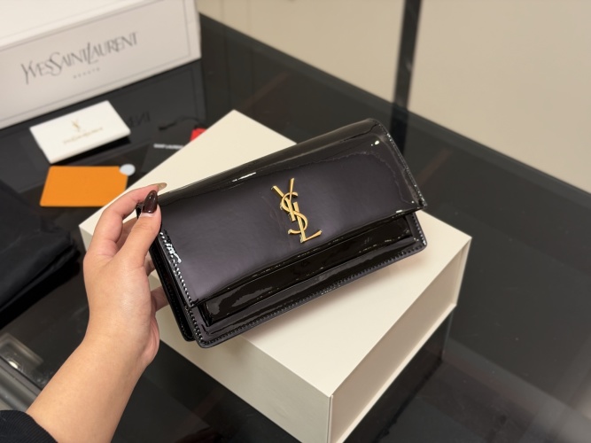 Yves Saint Laurent Sunset Bag, 22cm - Iconic Style & Timeless Elegance 1 Yves Saint Laurent Sunset Bag, 22cm - Iconic Style & Timeless Elegance