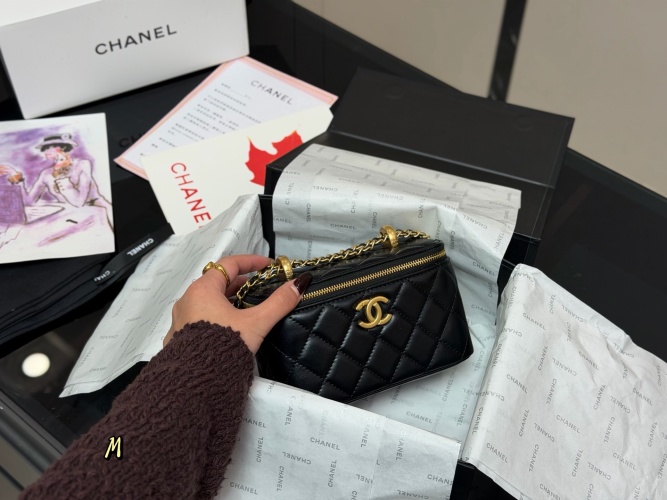 Chanel Handle Vanity Case Black Quilted Leather Mini Bag 17.11cm 1 Chanel Handle Vanity Case Black Quilted Leather Mini Bag 17.11cm
