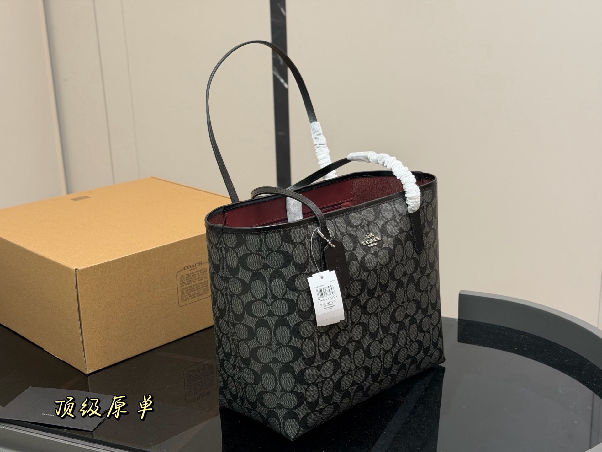 Coach City Tote Bag, Classic Logo Design, Perfect for Everyday Use - 35*27cm