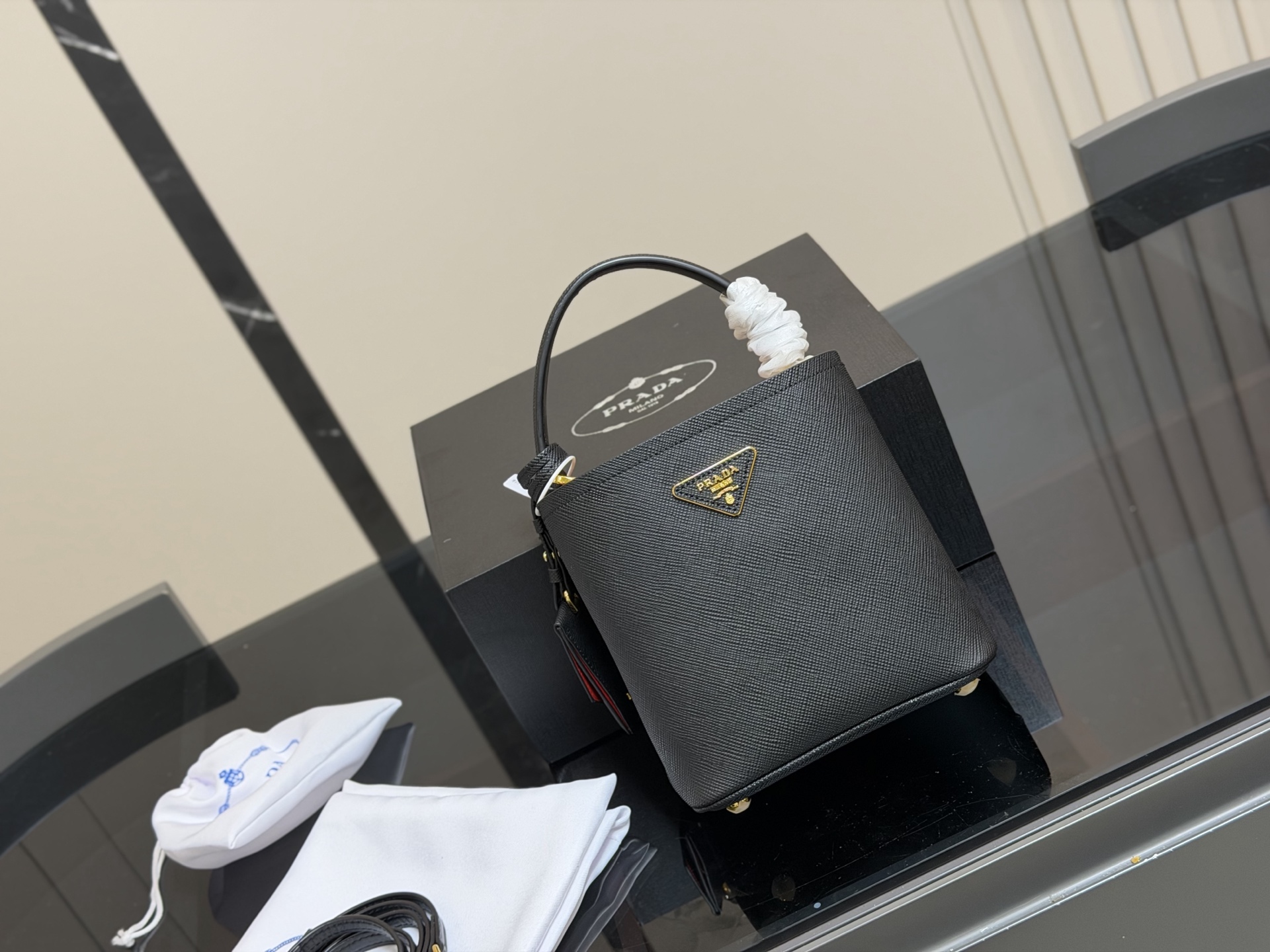 Prada Leather Bucket Bag, 18cm - Stylish and Versatile Handbag