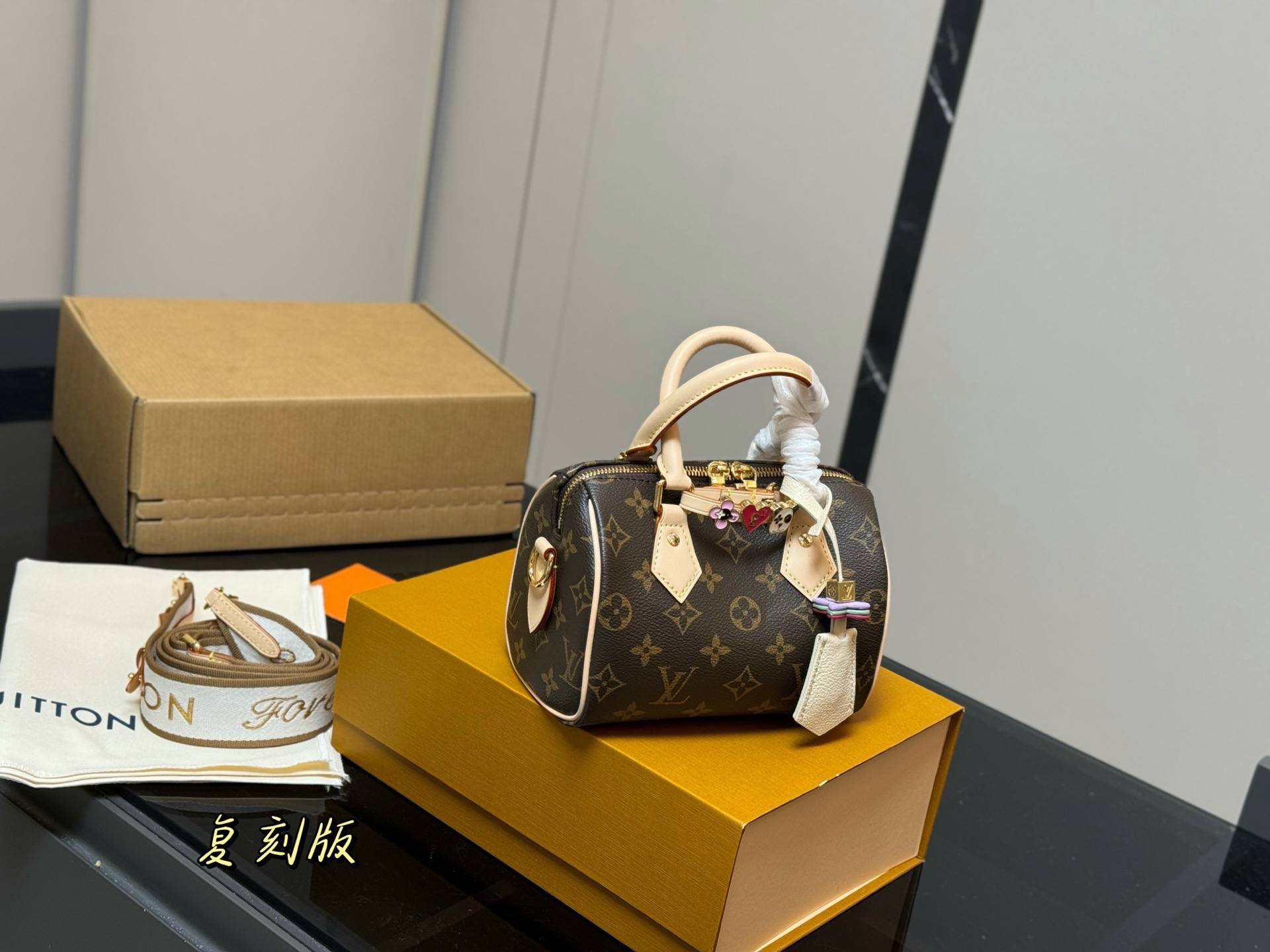 _dPL9srRWPt6TGghM3W_SpjN-ba8X_4aIit_TEDQ