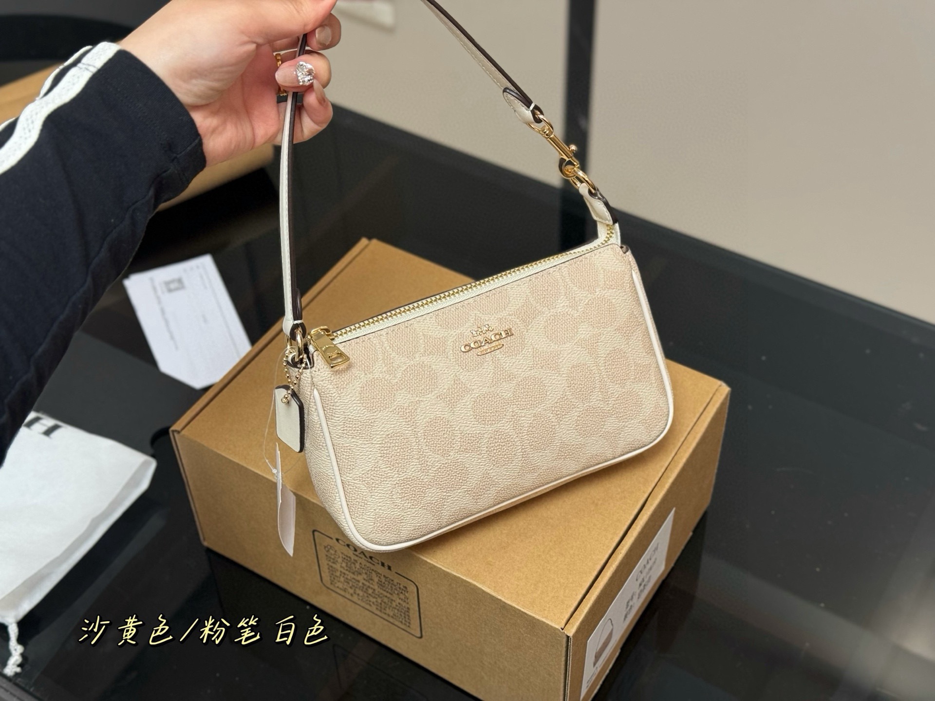 Con caja de avión tamaño: 19.12 cm Coach Nolita19 bolso mahjong, conserva la forma original del bolso, con co…