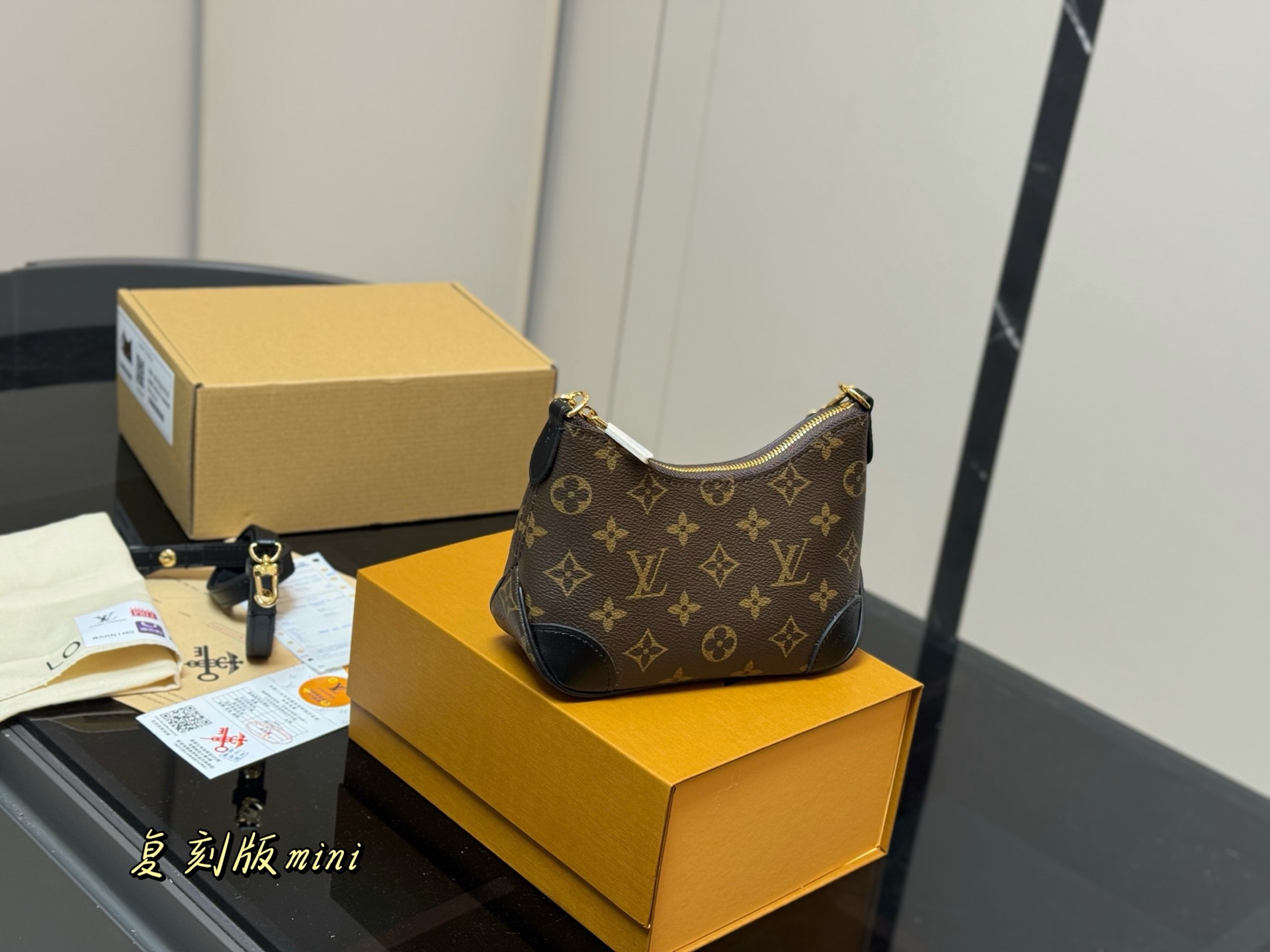 ¥255 Comes With Folding Box And Airplane Case | | New Lv Bag | Cute Version Of Calf Horns | The Small One Is Really Cute | I Can’t Resist This One | I Have To Say That Lv Can Always Capture The Psychological | Size: 19.13cm