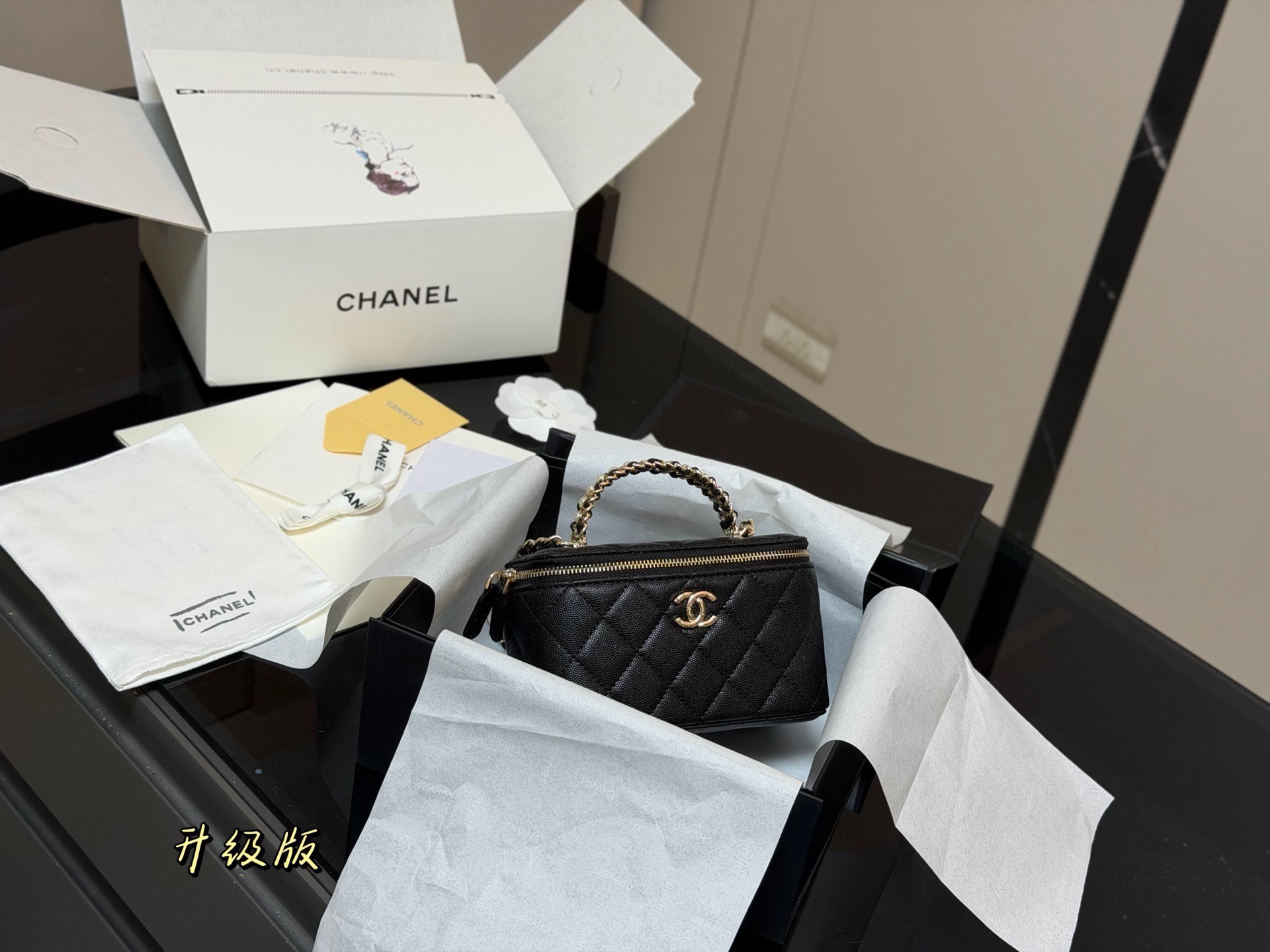 ¥278 Comes With Folding Box And Airplane Case | | Size: 18 10cm | Chanel 26c Handle Box Bag | The Upper Body Is Full Of Fairy Spirit | The Smooth Leather Is Super Comfortable To The Touch | 🉑️Crossbody/🉑️handheld/ | /Soft Fufu Drops Are Super Cute/