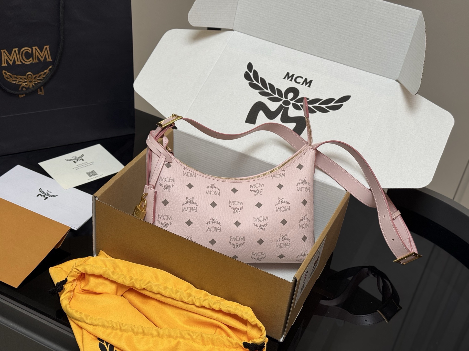 ¥150 con caja de avión size: 26cm Bolso MCM de cuerno, nuevo, original! Hecho en Qingdao, primer lanzamiento de hobo, s…