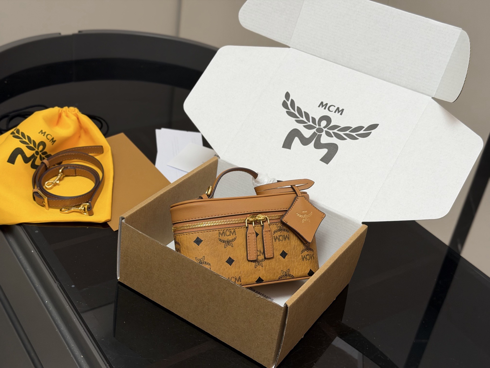 ¥155 con caja, nuevo MCM bolso de caja, el interior del nuevo es diferente al anterior, la caja pequeña es muy ligera, …