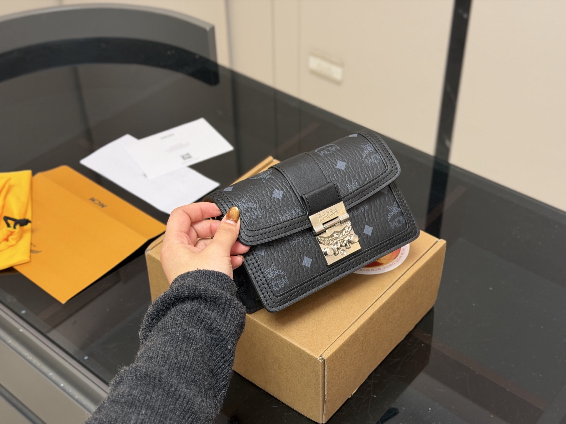 ¥150 con caja de avión, nuevo MCM bolso de cadena, edición réplica: ¡silueta tridimensional! ¡Compartimentos interiores…