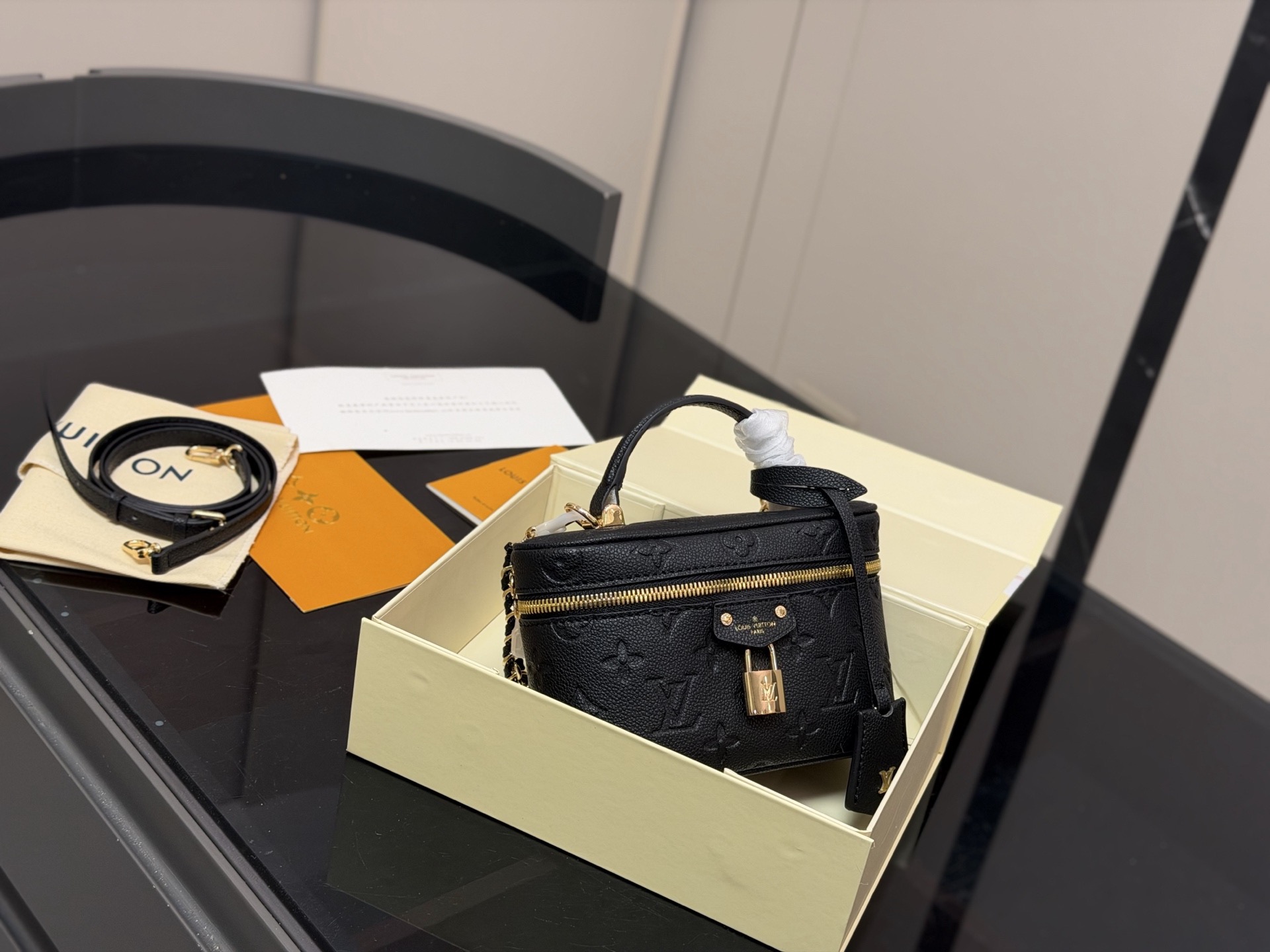 ¥270 Folding Box | | Version Is Here 〰️ | Lv Nice Vanity Cosmetic Bag | Hardware | Size: 19 12cm | With Shoulder Strap | One Wide And One Thin...
