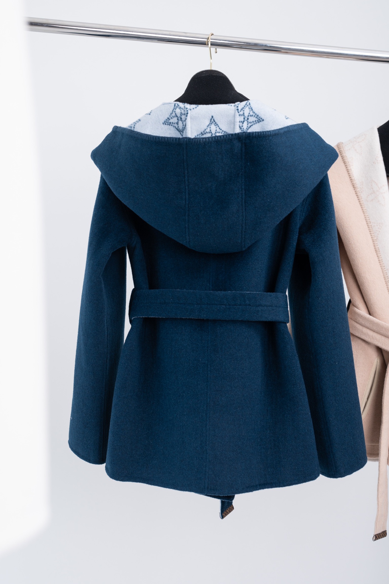 Elegant Monogram Wool Coat - Classic Double-Faced Wrap Overcoat for Women 3 i1724346352 3992 0