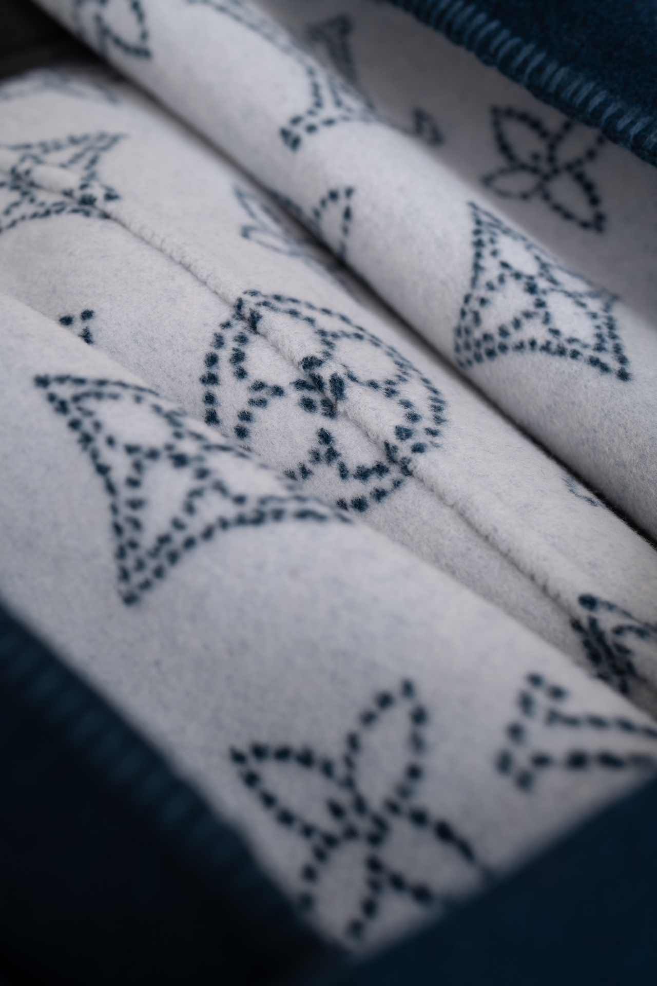 Elegant Monogram Wool Coat - Classic Double-Faced Wrap Overcoat for Women 6 i1724346352 4543 7