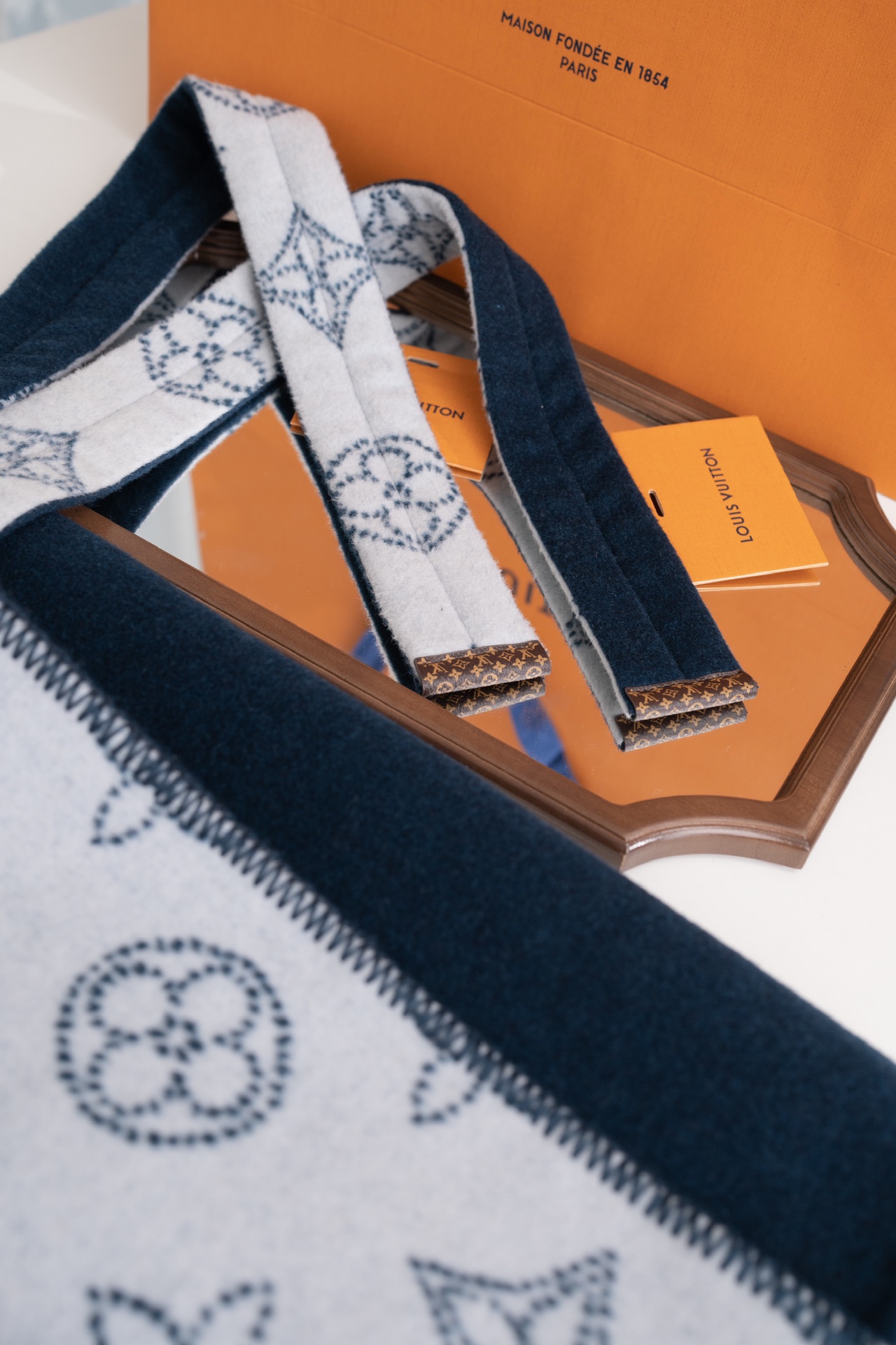 Elegant Monogram Wool Coat - Classic Double-Faced Wrap Overcoat for Women 8 i1724346352 4750 3