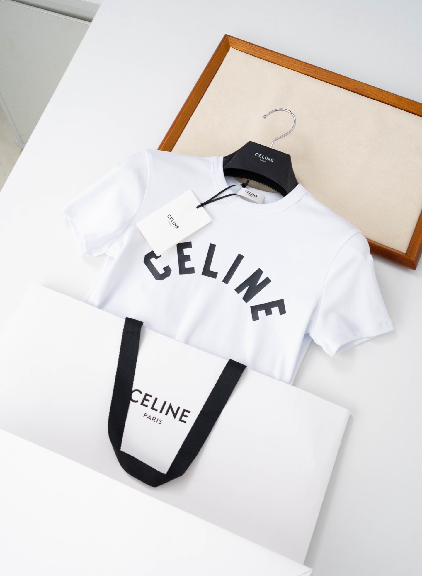 Футболка белая с принтом Celine