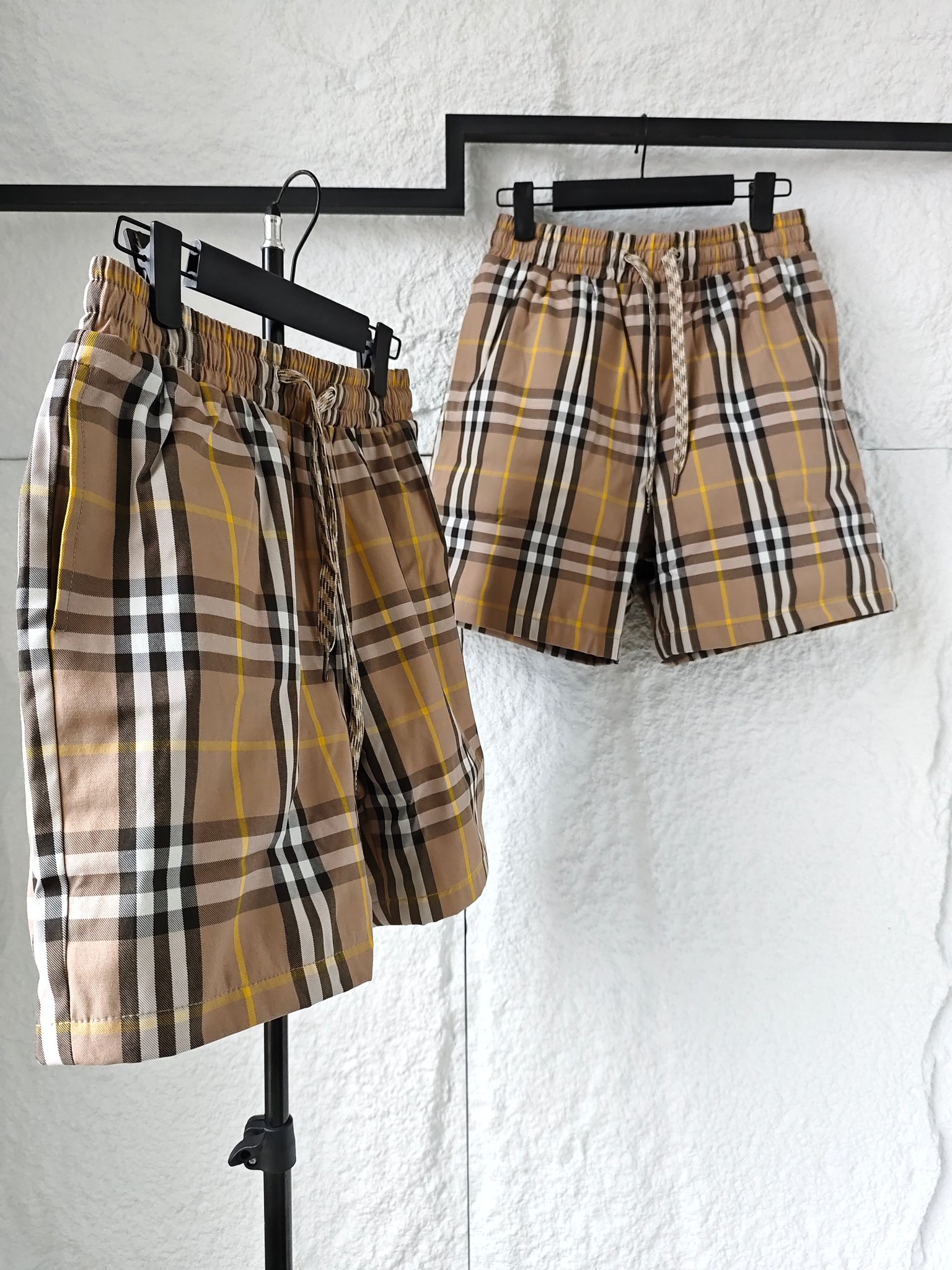 Burberry Kleidung Kurze Hosen Gitter Unisex