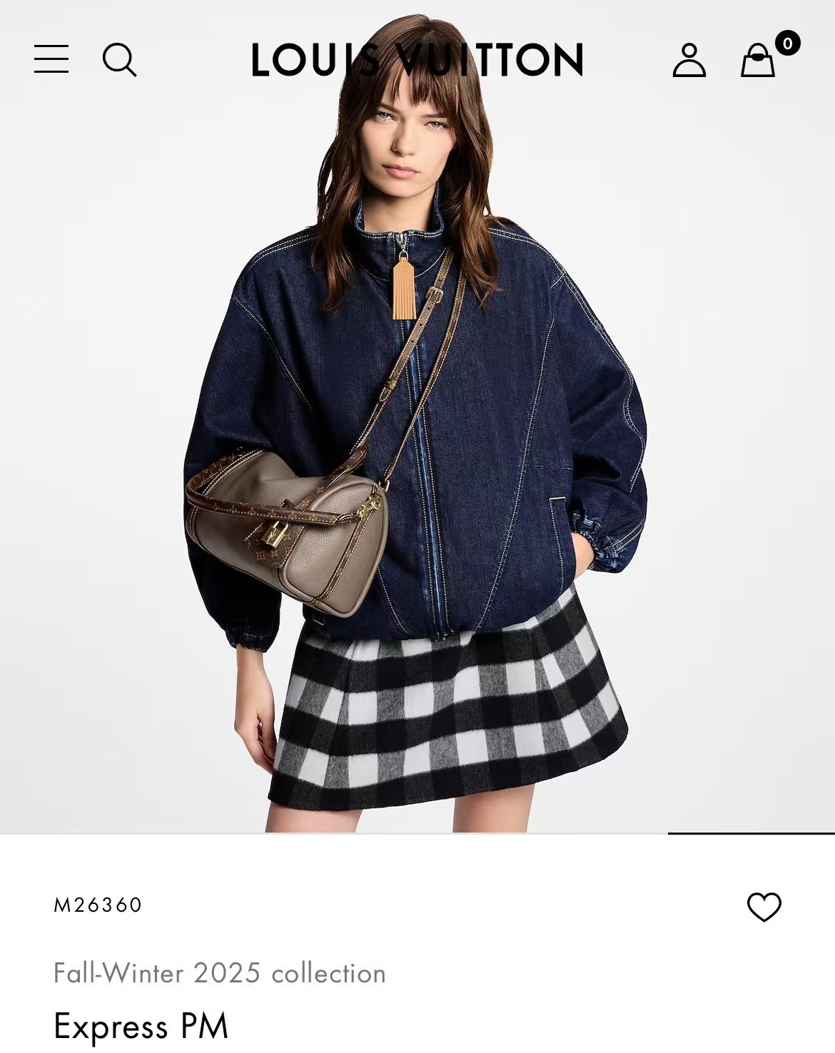 💰850【MB特级原厂163c 动态芯片】
Express 小号 手袋
型号：M26360 卡其
材料：A级全钢五金，进口原厂皮
包装：全套原厂免税MB包装
尺寸：17x13.5x26cm
P028085