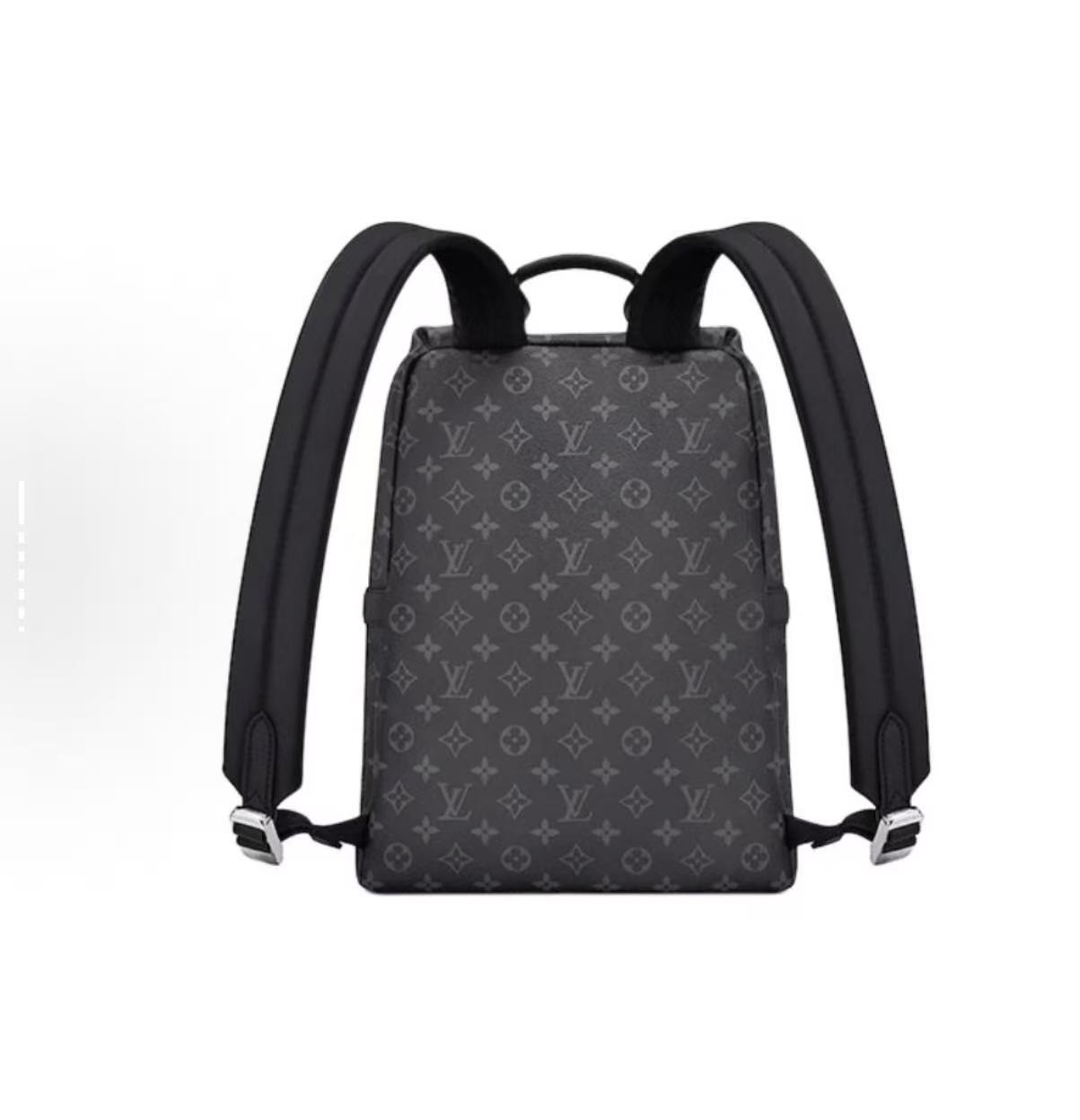 💰1020【MB特级原厂 163c芯片】
DISCOVERY 双肩包
型号：M43186
材料：A级全钢五金，进口原厂面料
包装：全套原厂免税MB包装
尺寸：30x40x20cm
P00010102