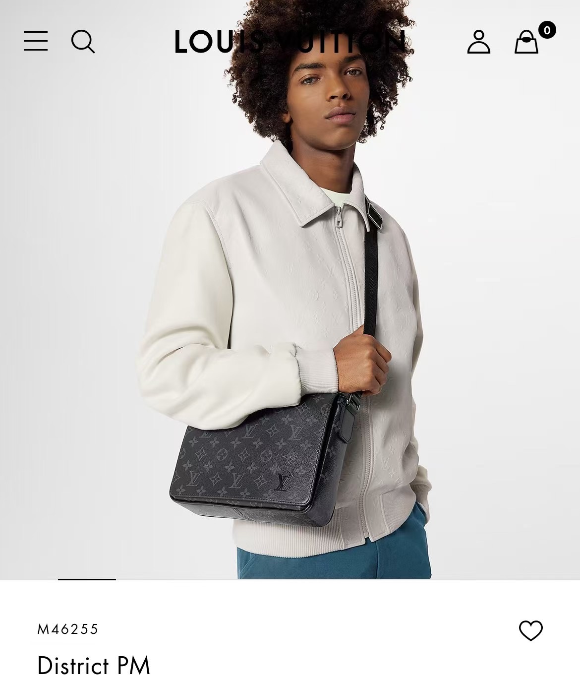 💰780 【MB特级原厂 163c芯片】
DISTRICT 小号邮差包
型号：M46255黑花
材料：A级全钢五金，进口原厂面料
包装：全套原厂免税MB包装
尺寸： 26x20x7cm
P067079