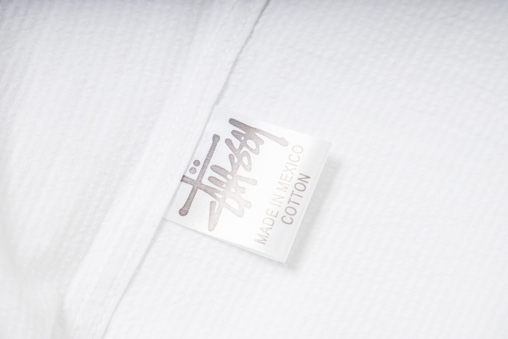 🔥款号6964# P75 （现货发售） stussy 斯图西樱桃黑八印花翻领短袖衬衫 25夏季新款男女同款
颜色：白色
码数：s m l xl