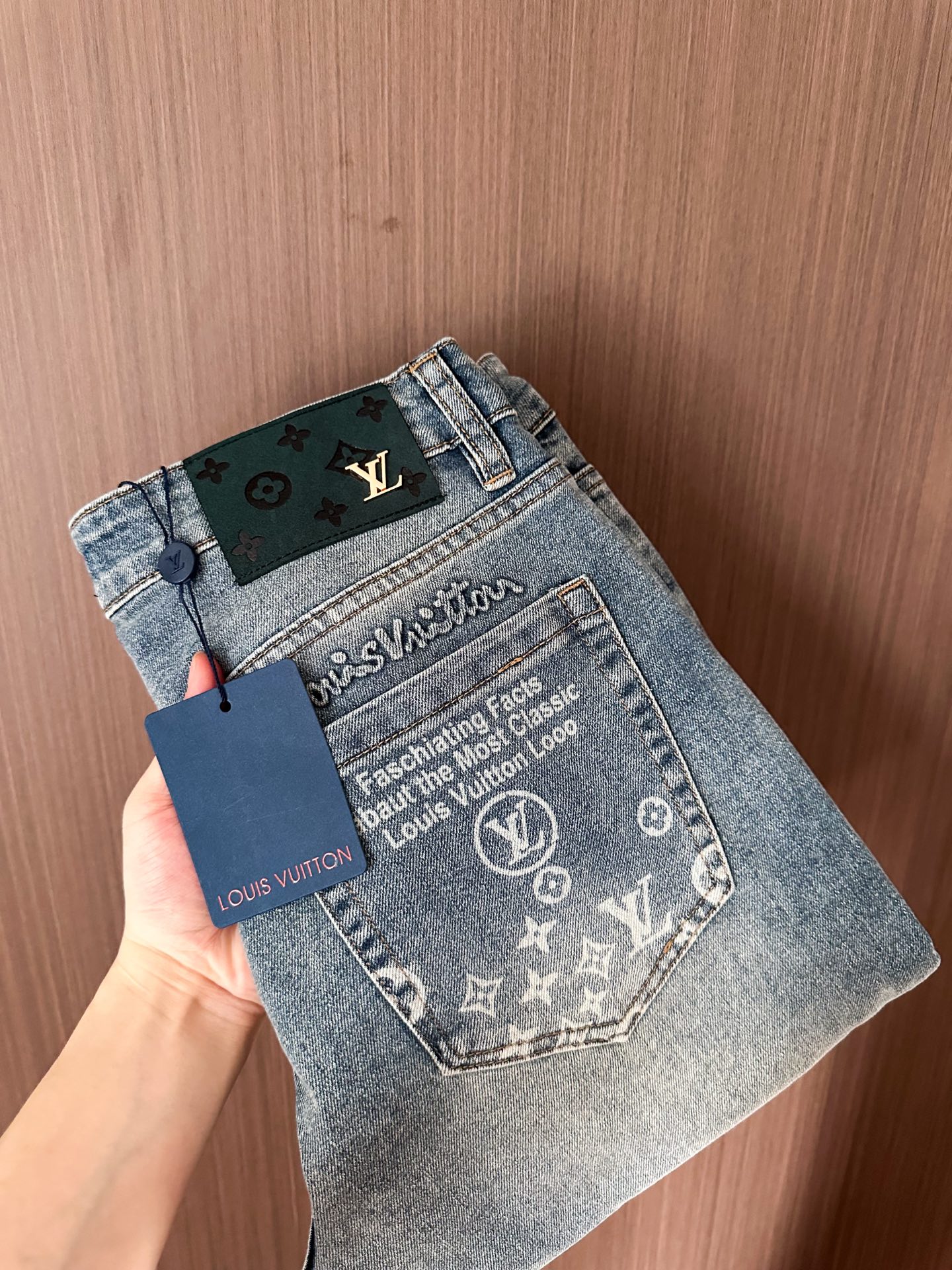 NO:438429,Donkey brand 2025ss spring and summer new slim jeans perfect washing process custom top hardware logo Exclusive customized micro-elastic fabric Number 28-38 (37), louis vuitton, jeans, alexander wang19860909驴牌2025ss春夏新款修身牛仔裤 完美洗水工艺 定制顶级五金logo 独家定制微弹面料 码数28-38（37),,louis vuitton,jeans,alexander wang,Men's clothing