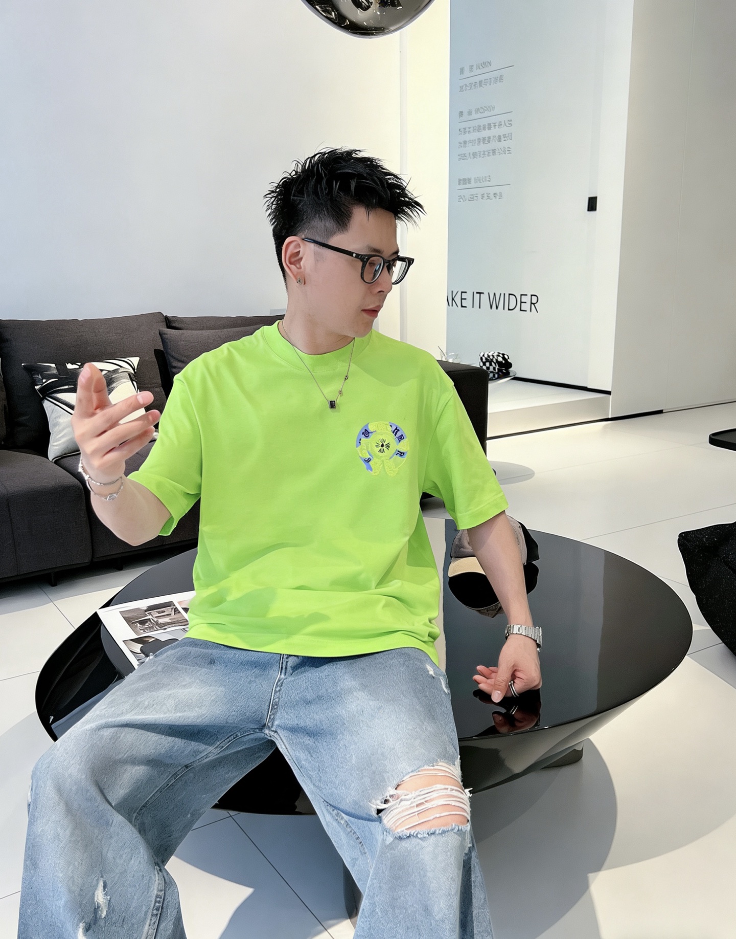 2026春夏新款首发最新款短袖圆领T恤品牌logo重工艺印花设计，280克精品棉面料，穿着舒适.级别精致