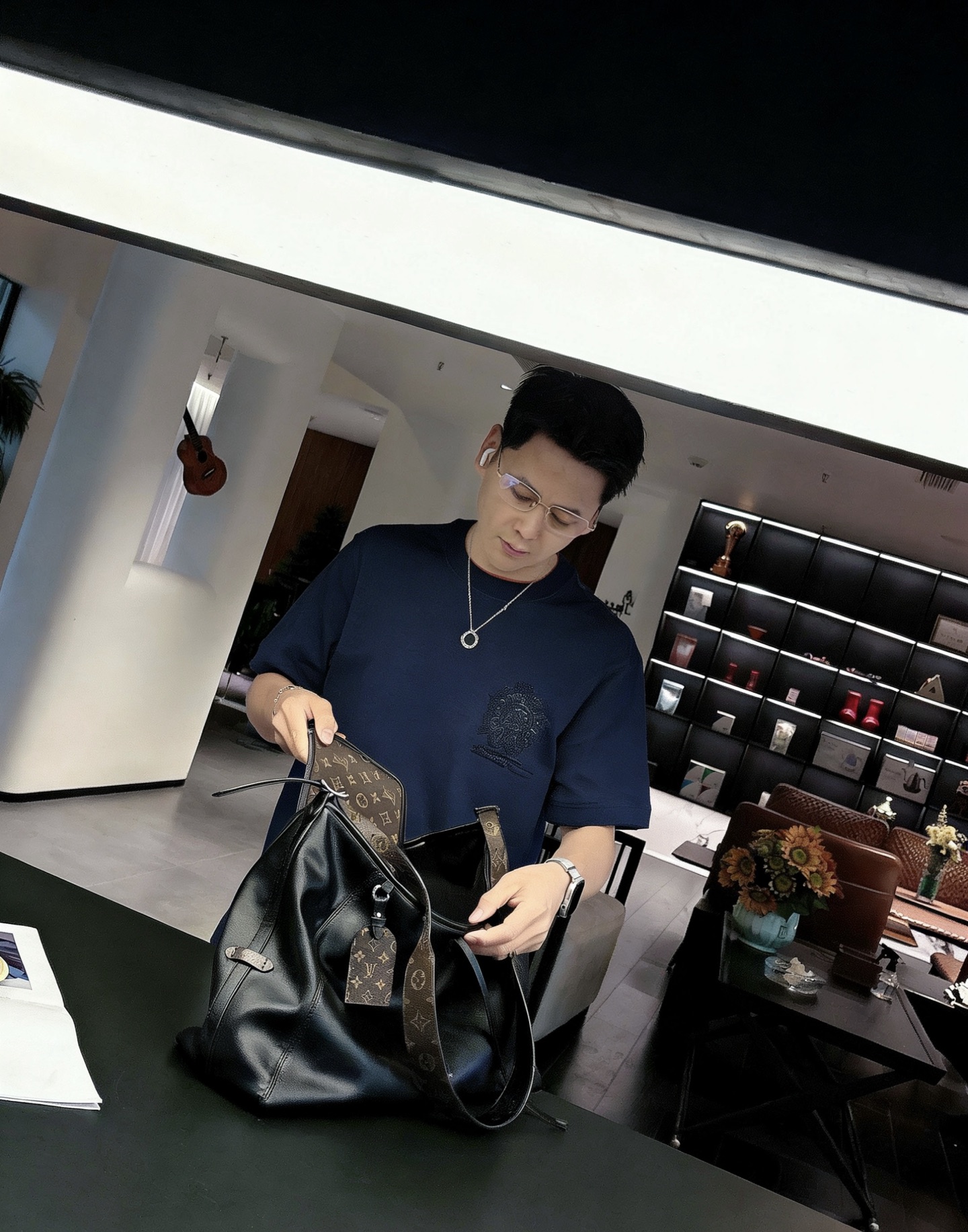 2026春夏新款首发最新款短袖圆领T恤品牌logo重工艺印花设计，280克精品棉面料，穿着舒适.级别精致