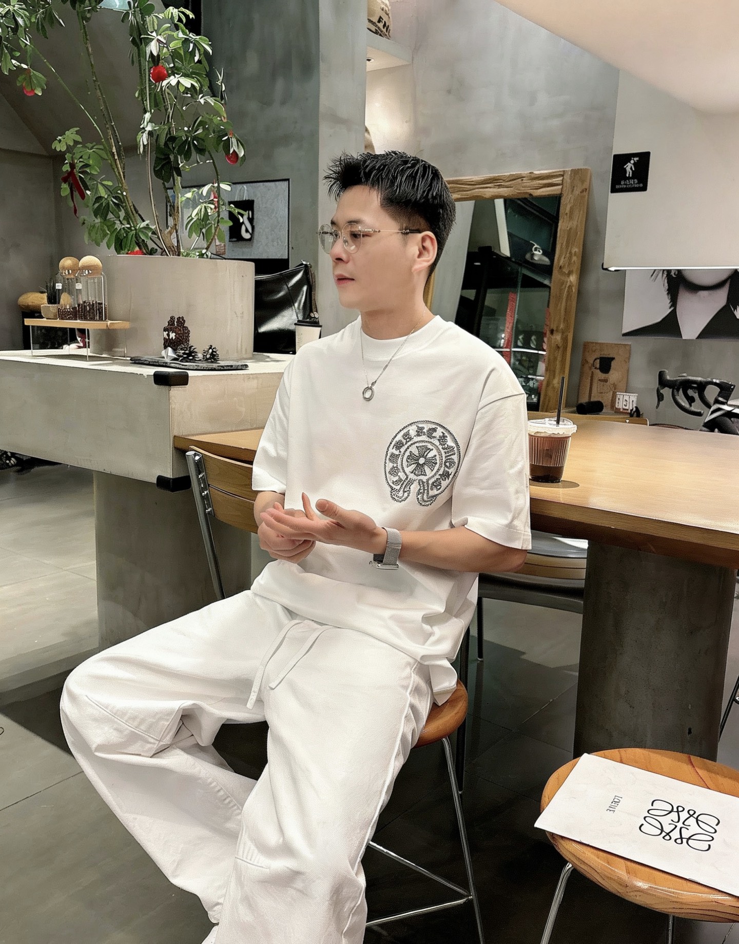 2026春夏新款首发最新款短袖圆领T恤品牌logo重工艺印花设计，280克精品棉面料，穿着舒适.级别精致