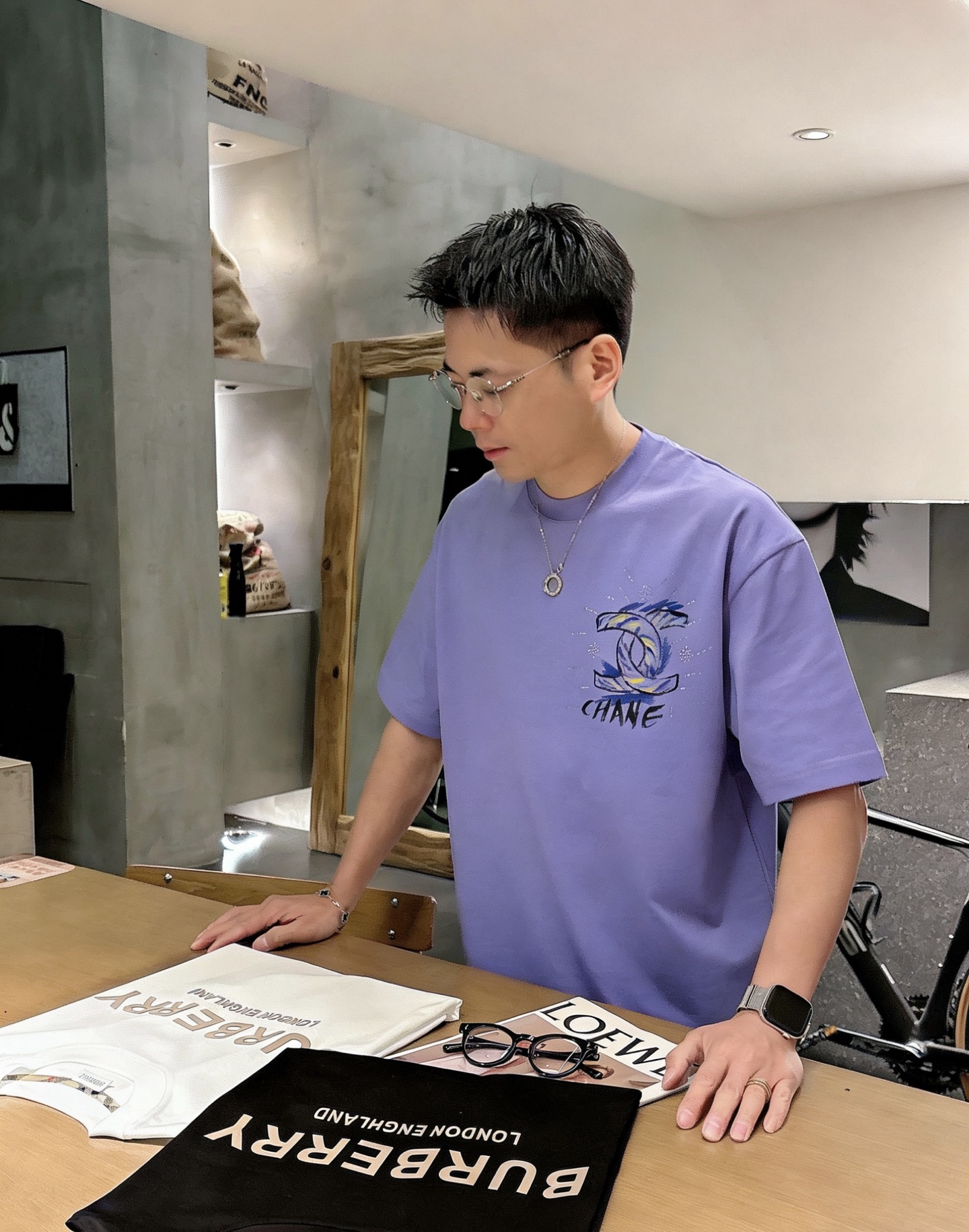 2026春夏新款首发最新款短袖圆领T恤品牌logo重工艺印花设计，280克精品棉面料，穿着舒适.级别精致