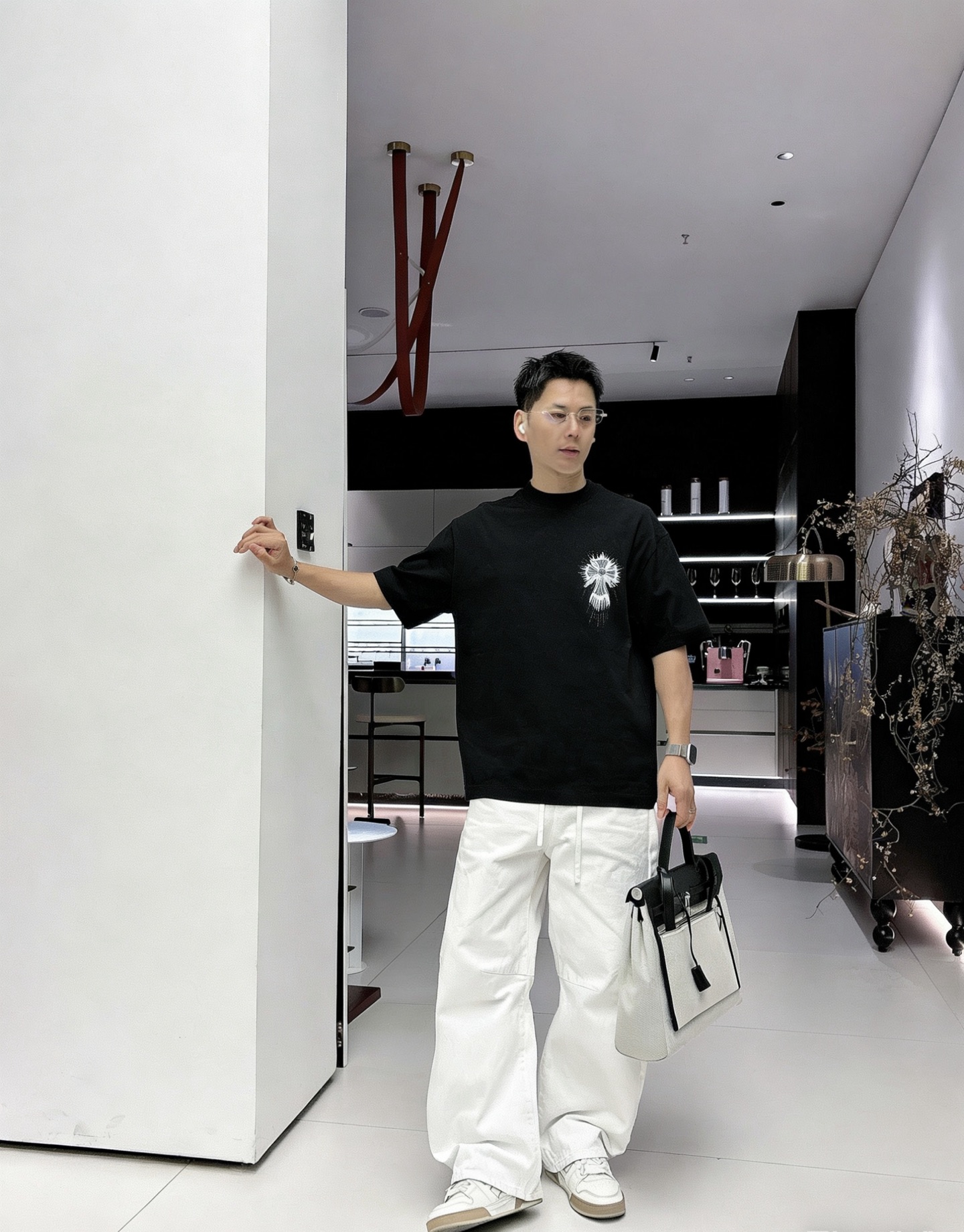 2026春夏新款首发最新款短袖圆领T恤品牌logo重工艺印花设计，280克精品棉面料，穿着舒适.级别精致