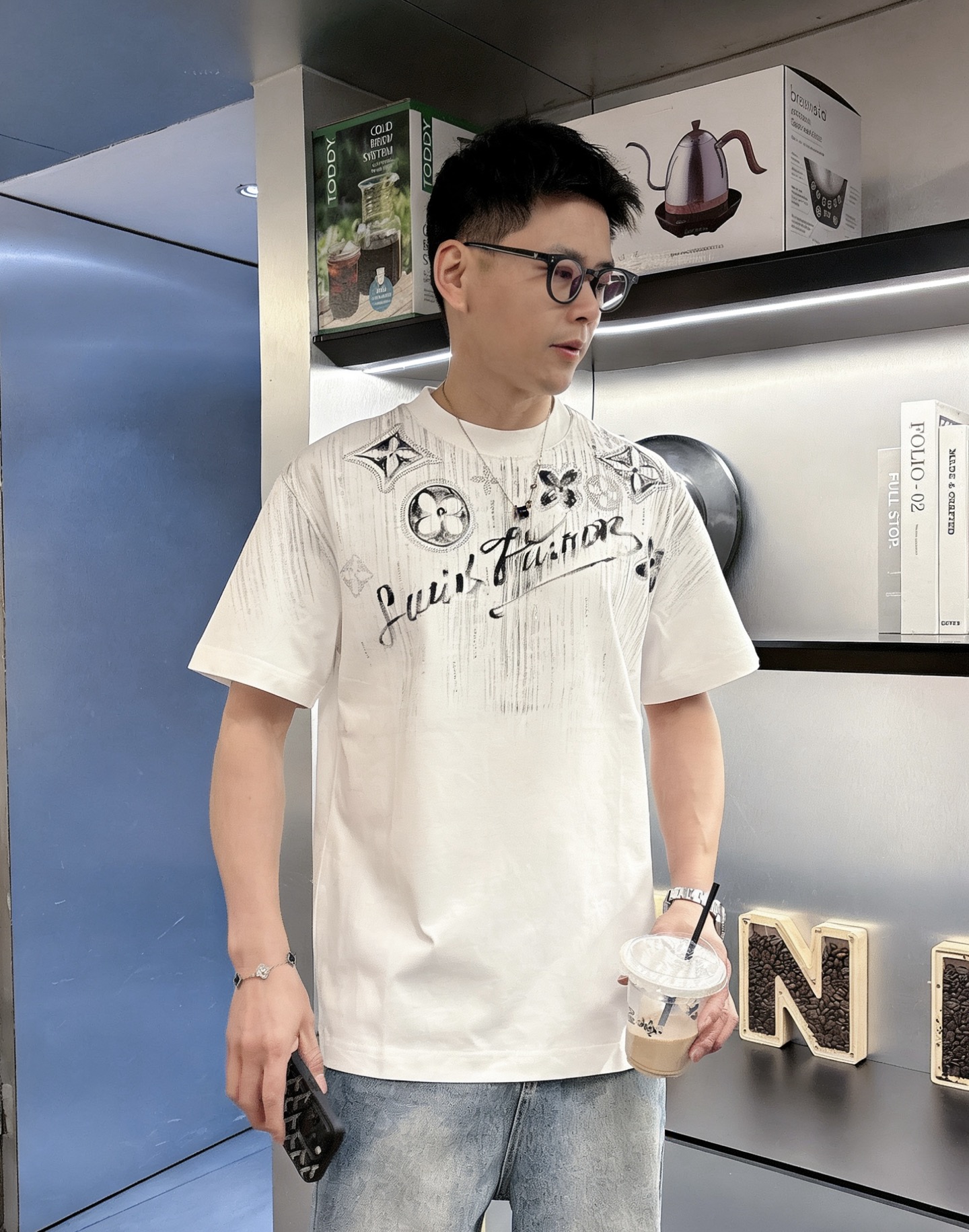 2026春夏新款首发最新款短袖圆领T恤品牌logo重工艺印花设计，280克精品棉面料，穿着舒适.级别精致