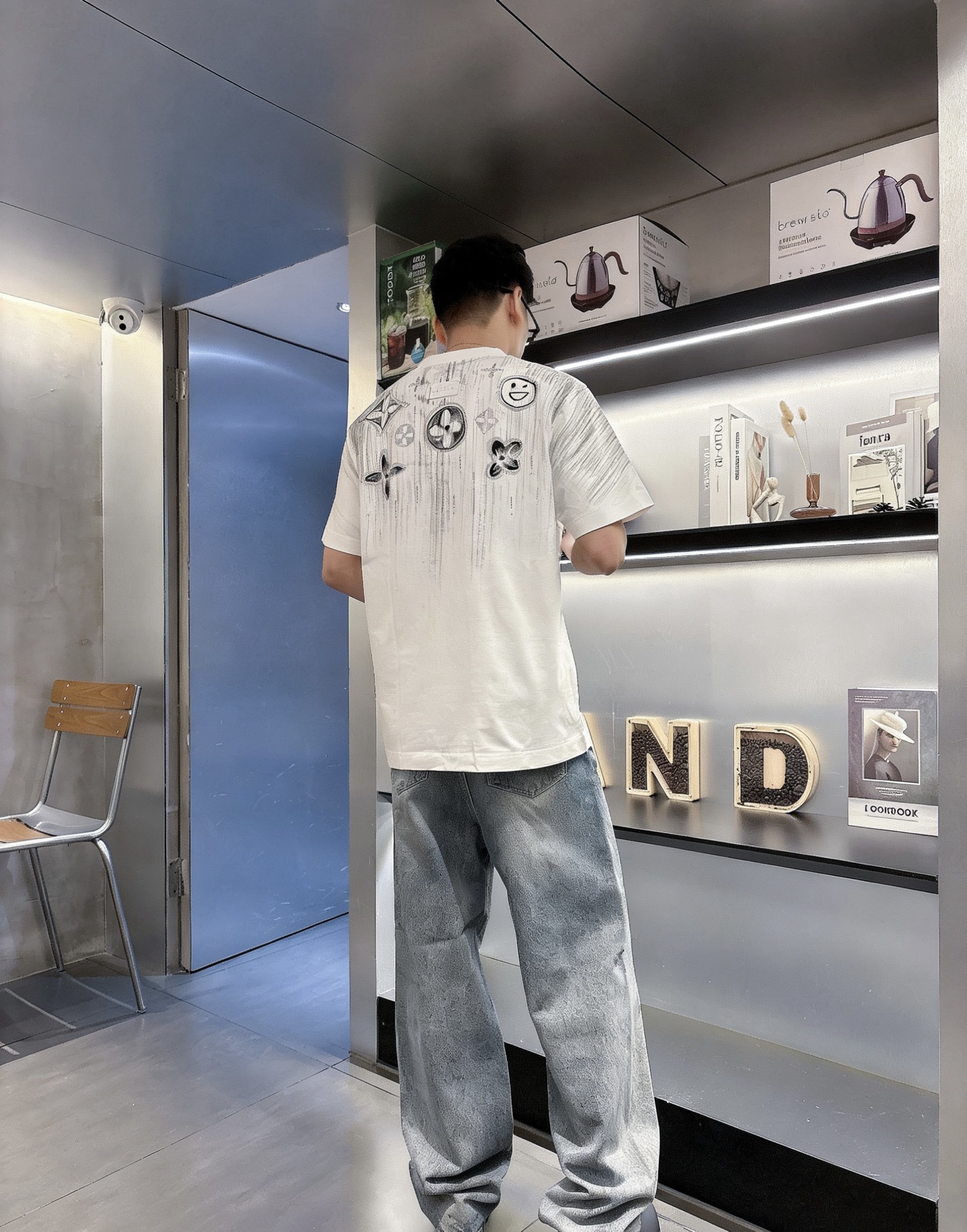 2026春夏新款首发最新款短袖圆领T恤品牌logo重工艺印花设计，280克精品棉面料，穿着舒适.级别精致