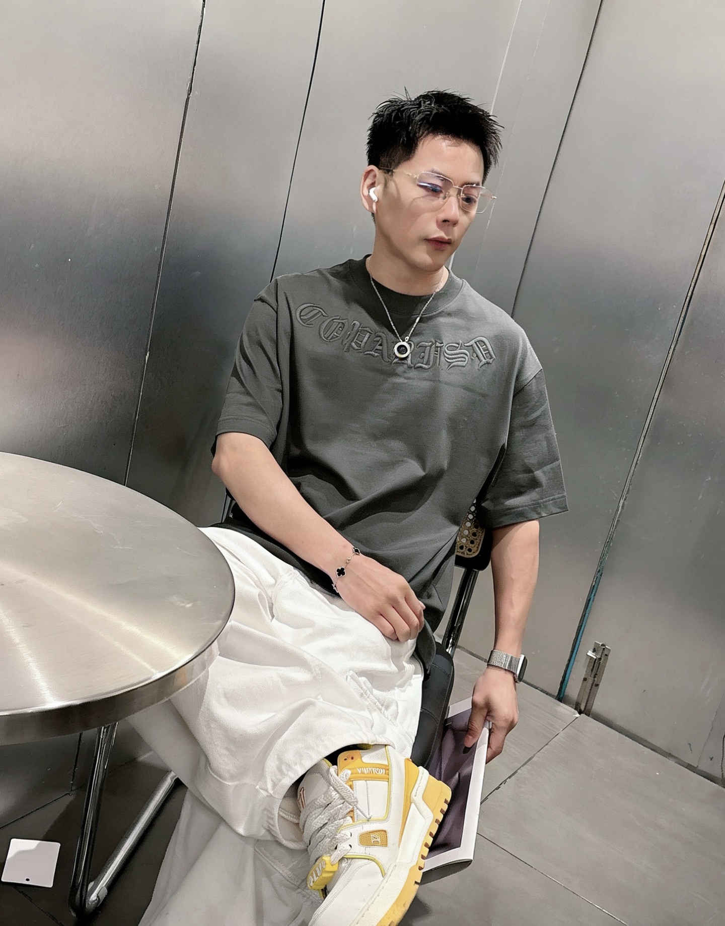 2026春夏新款首发最新款短袖圆领T恤品牌logo重工艺印花设计，280克精品棉面料，穿着舒适.级别精致
