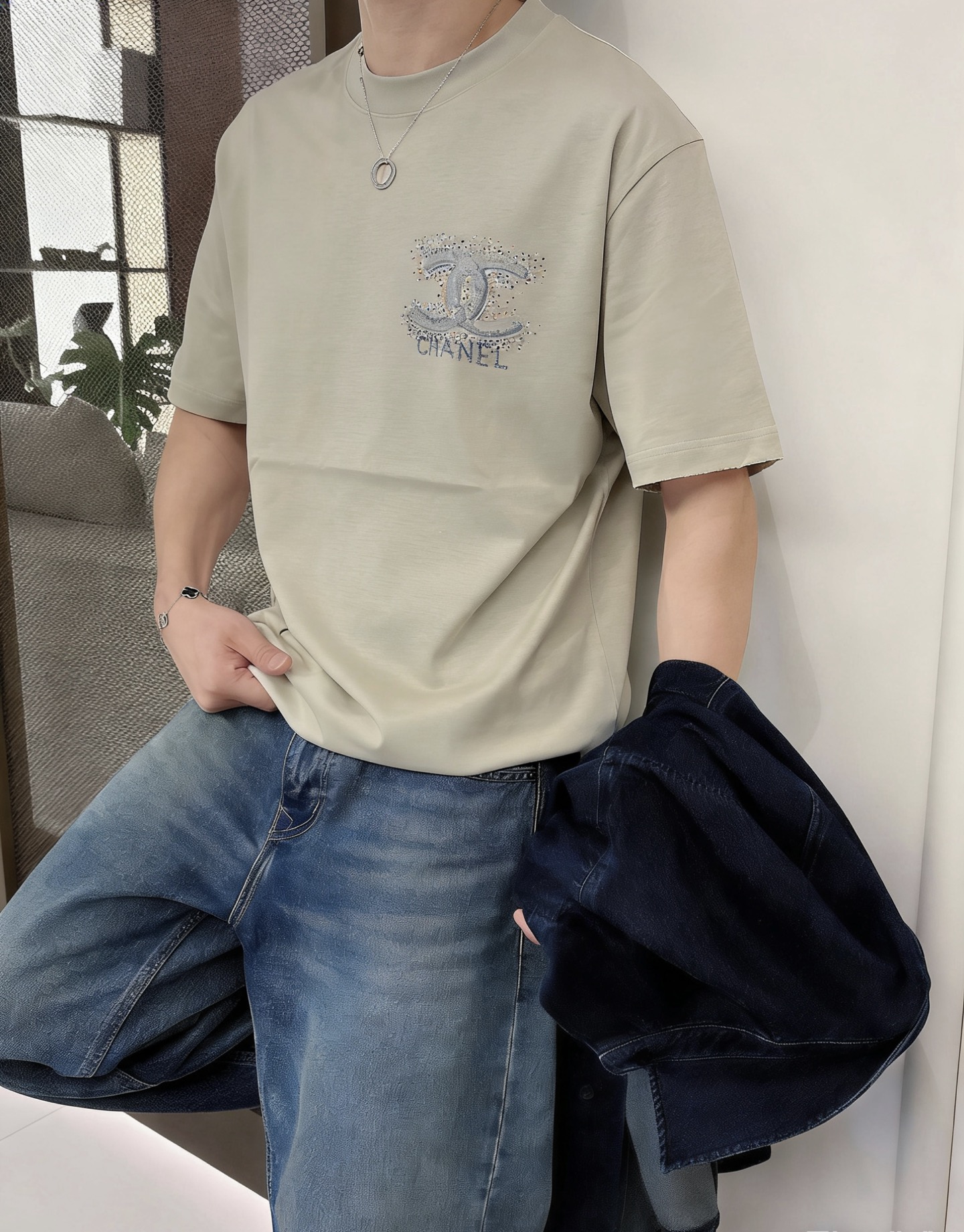 2026春夏新款首发最新款短袖圆领T恤品牌logo重工艺印花设计，280克精品棉面料，穿着舒适.级别精致