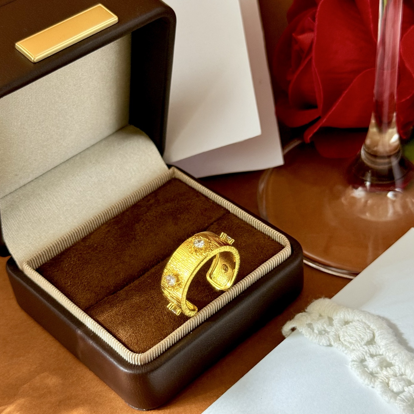 Brass 18k Gold Open Ring Sculpture with Round-Drive Metallic Sense – BC80 p172