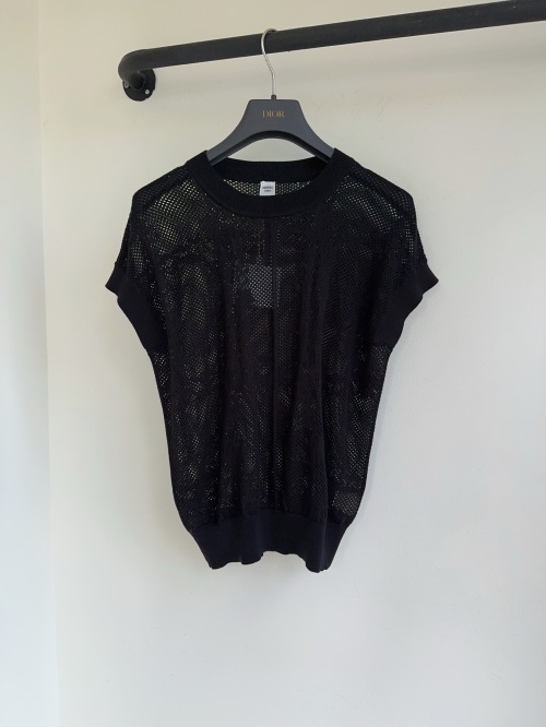Elegant Women's Black Jacquard Embroidered Knit Short Sleeve Top 1 Elegant Women's Black Jacquard Embroidered Knit Short Sleeve Top